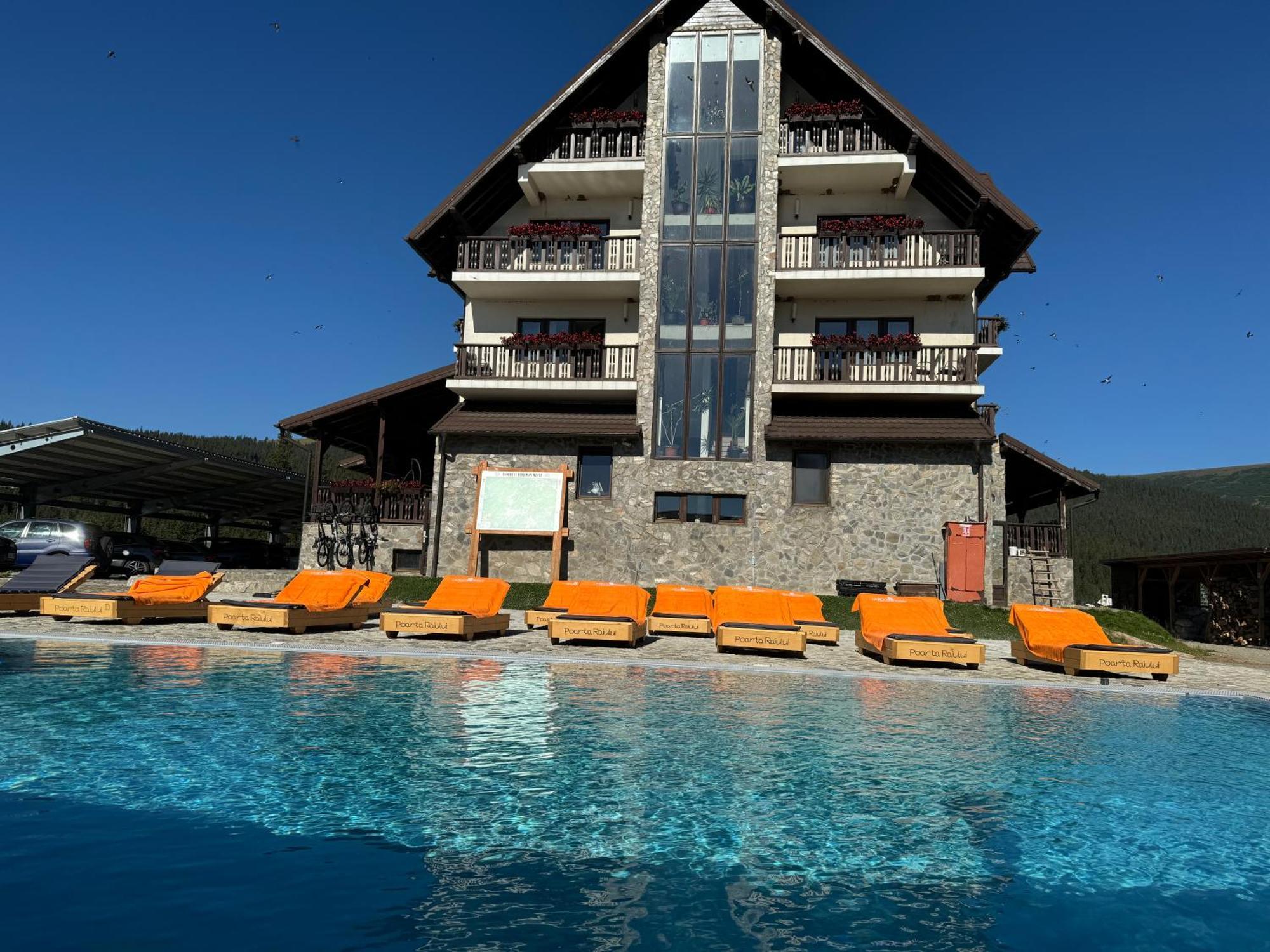 Poarta Raiului Hotel Tau Bistra Luaran gambar